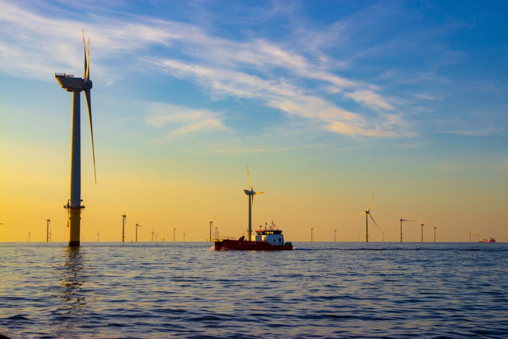 Offshore operations at sea thank to good weather window